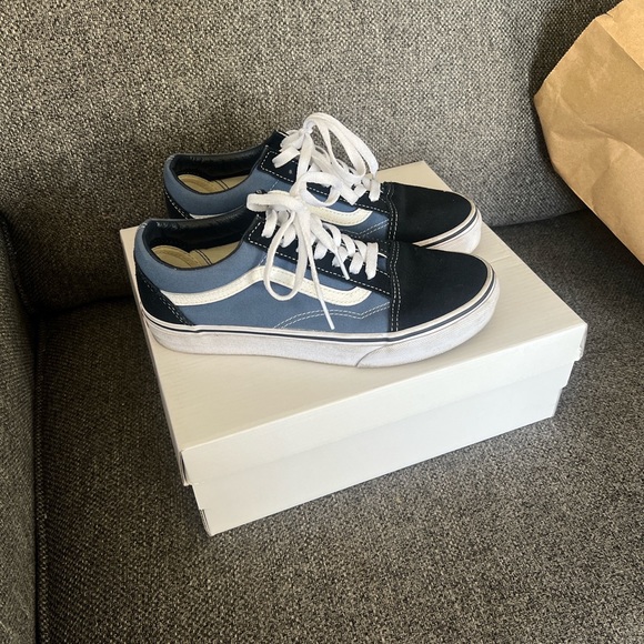 Vans - Picture 7 of 7